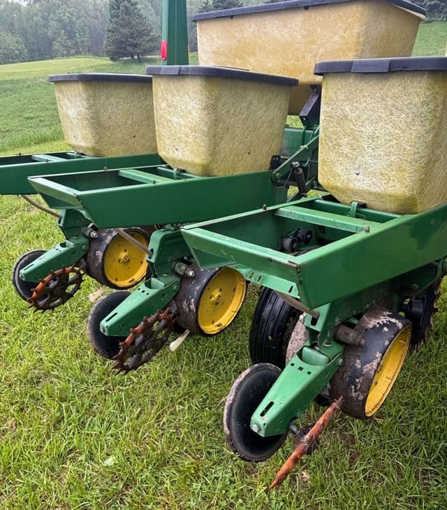 Image of John Deere 7000 equipment image 4