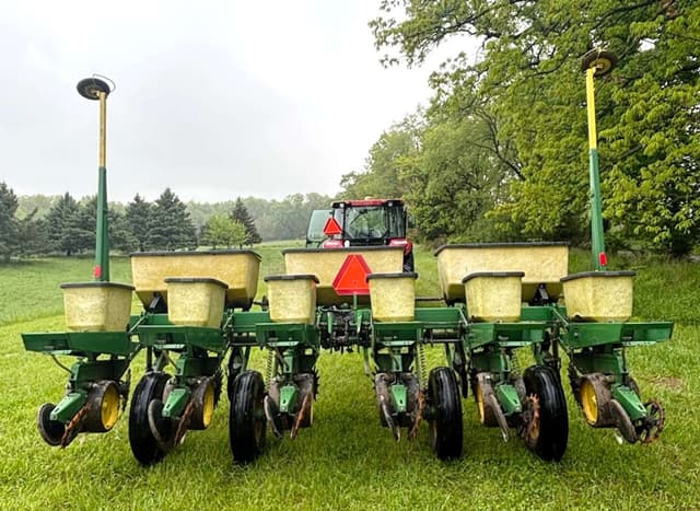 Image of John Deere 7000 equipment image 3