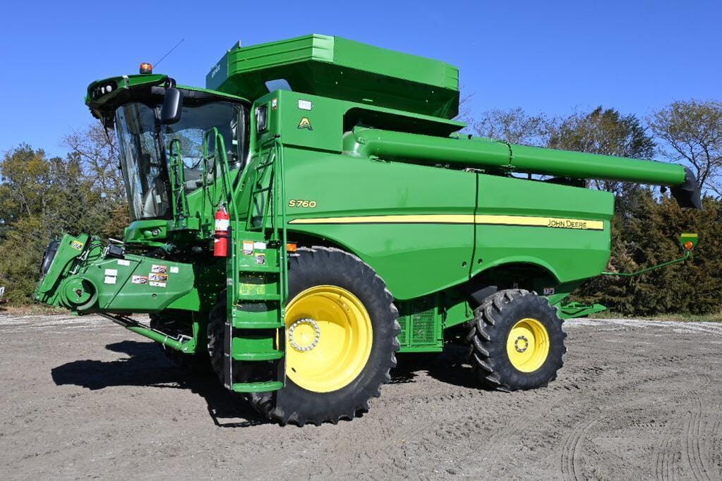 Main image John Deere S760