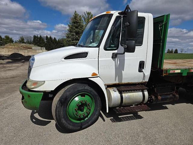 Image of International 4300 equipment image 1