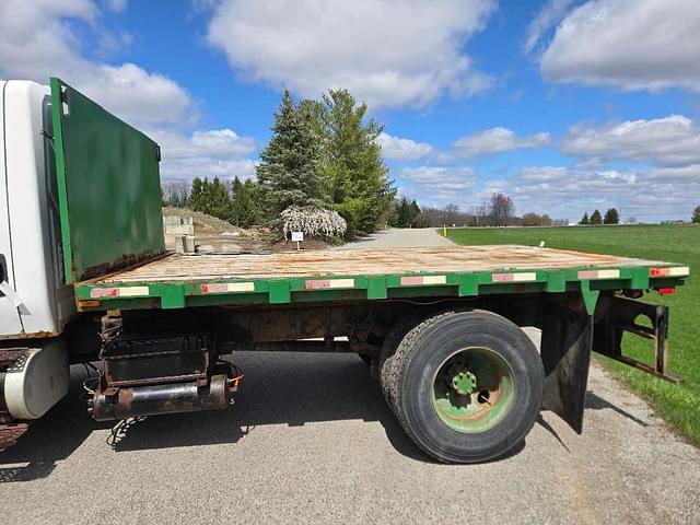 Image of International 4300 equipment image 3