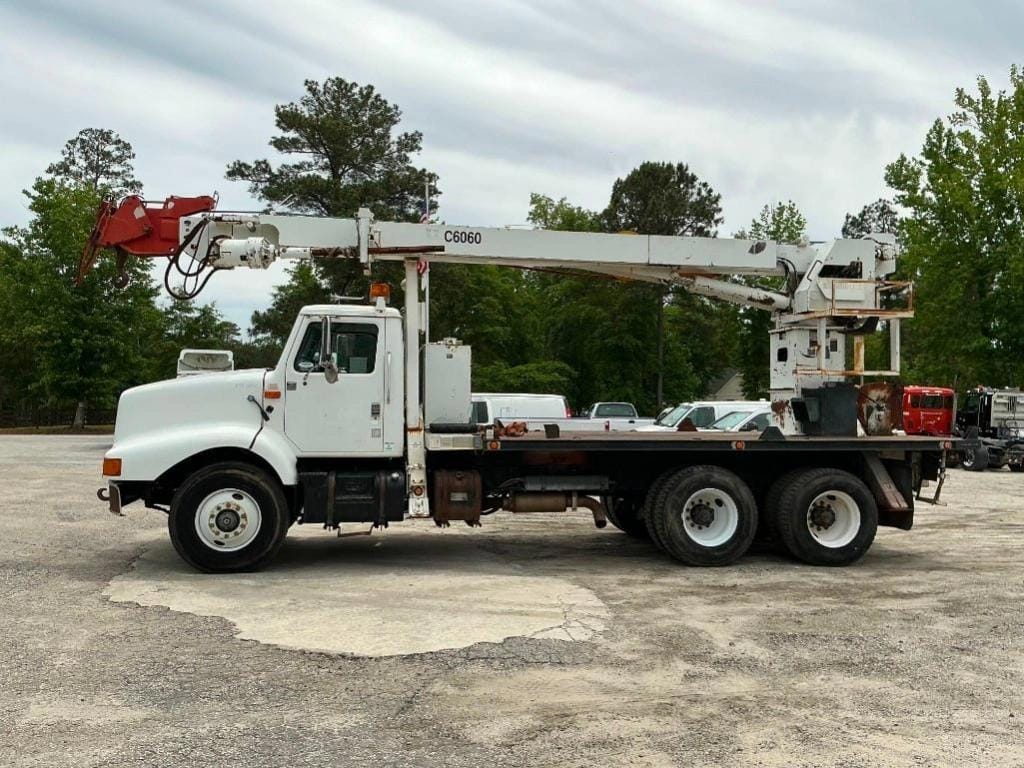 2000 International F-2674 Equipment Image0