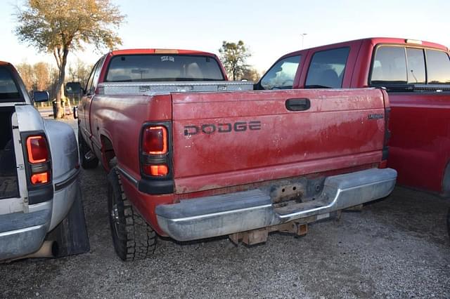 Image of Dodge Ram 2500 equipment image 3