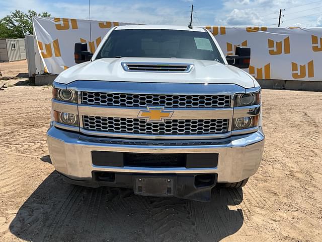 Image of Chevrolet 2500HD equipment image 1