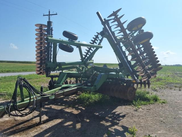 Image of John Deere 630 equipment image 1