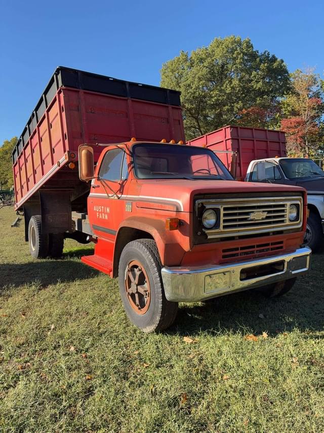 Image of Chevrolet C60 equipment image 2
