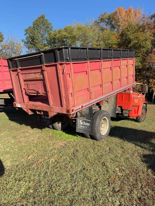 Image of Chevrolet C60 equipment image 4