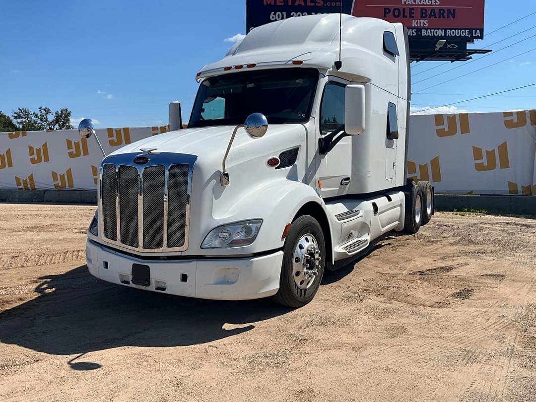 Image of Peterbilt 579 Primary image