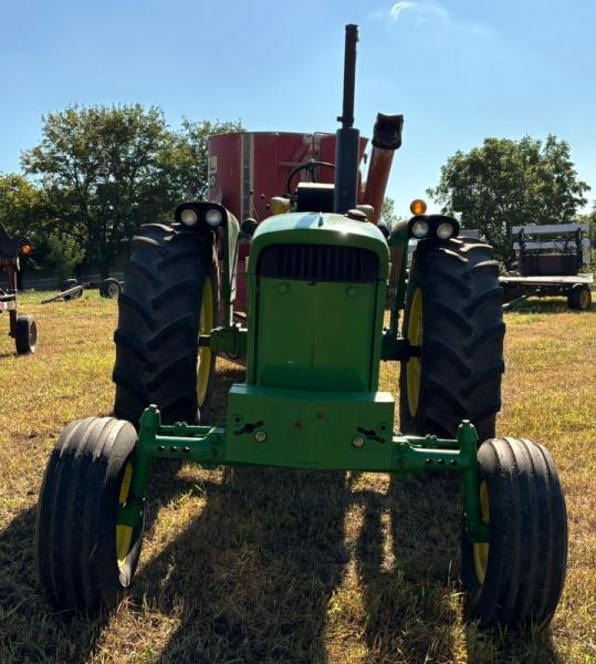Image of John Deere 3020 equipment image 3