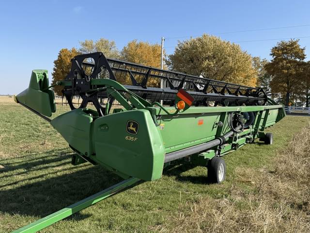 Image of John Deere 635 equipment image 4