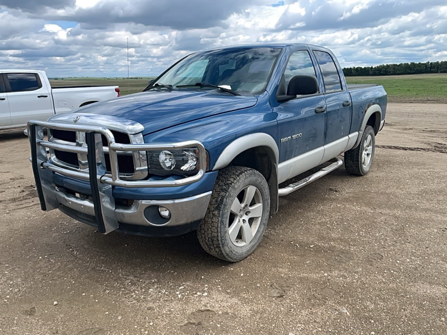 2004 Dodge Ram 1500 Equipment Image0