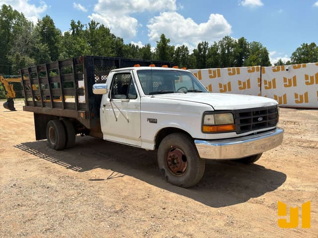 Image of Ford F-350 equipment image 2