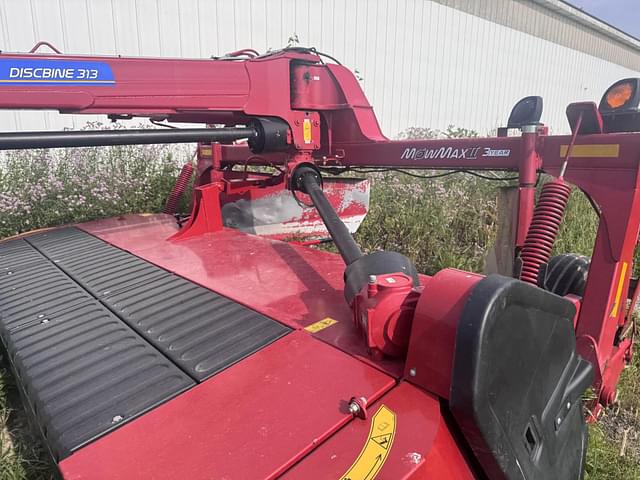 Image of New Holland 313 equipment image 3
