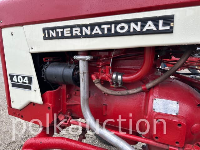 Image of International Harvester 404 equipment image 4