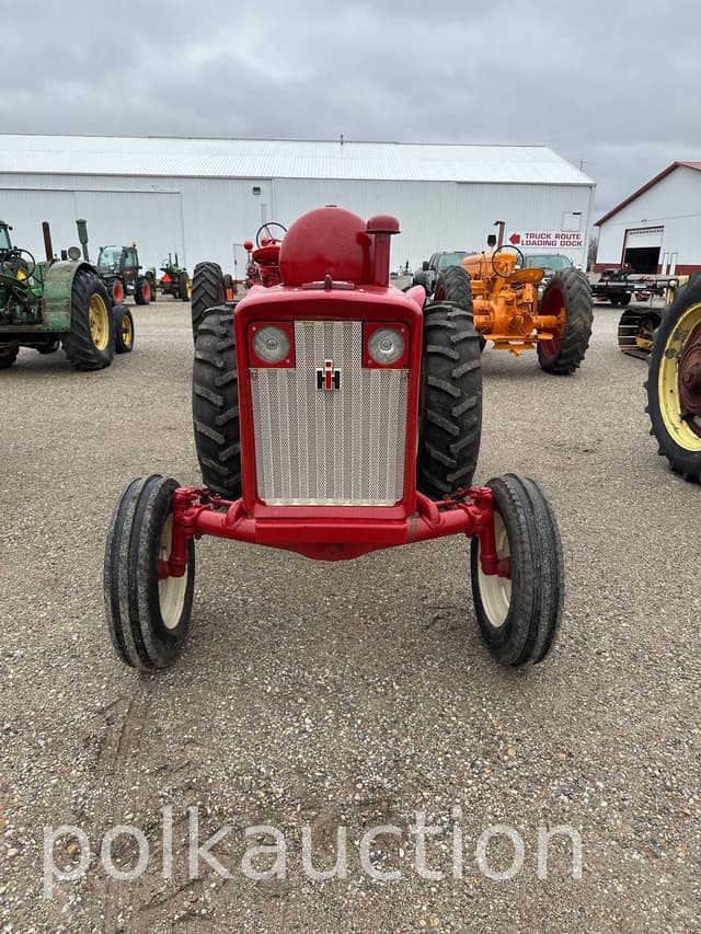 Image of International Harvester 404 equipment image 1