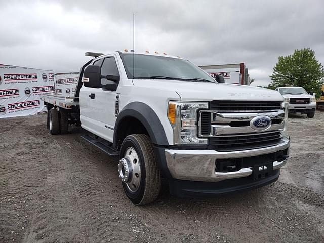 Image of Ford F-550 equipment image 2