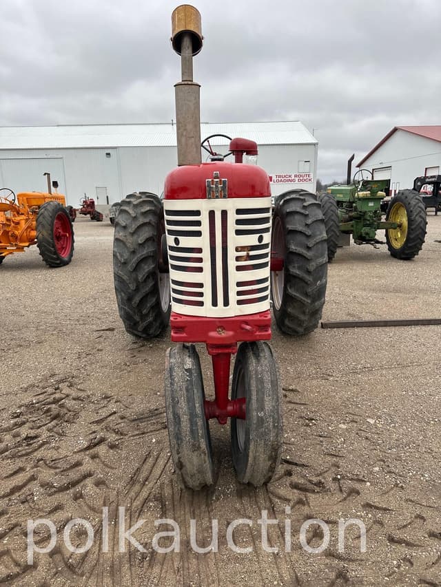 Image of Farmall 450 equipment image 1