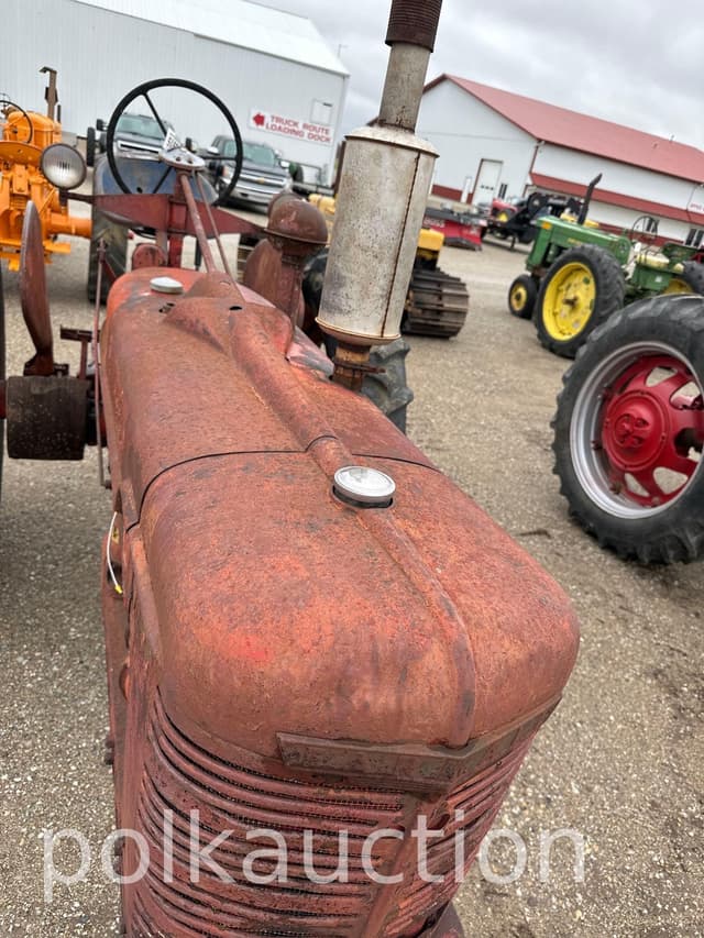 Image of Farmall H equipment image 2