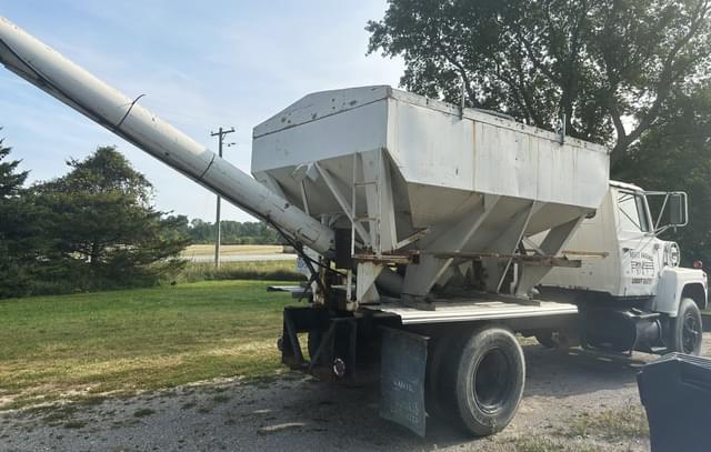 Image of Ford 800 equipment image 2
