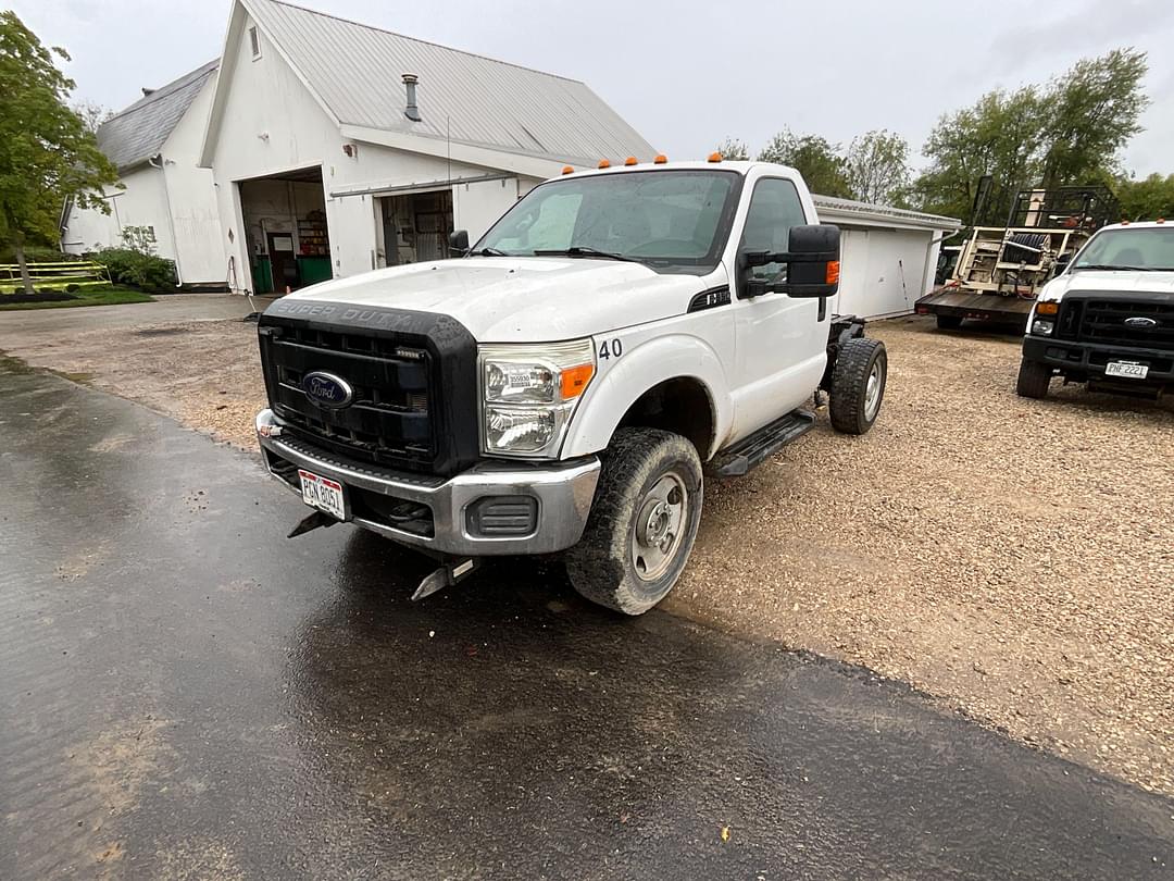 Image of Ford F-350 Primary image