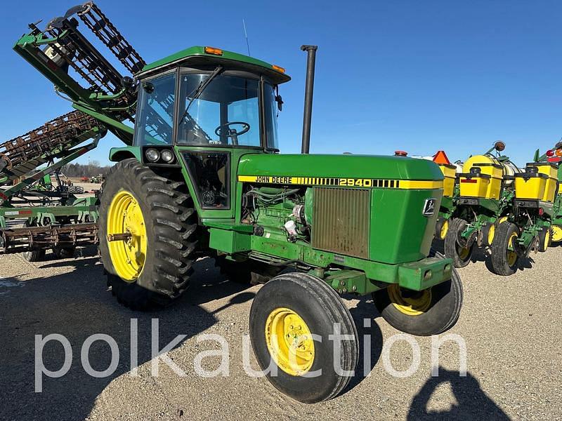 Image of John Deere 2940 Primary image