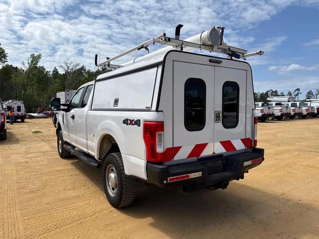 Image of Ford F-250 equipment image 2
