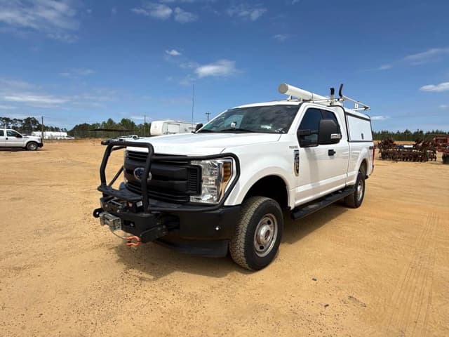 Image of Ford F-250 equipment image 1