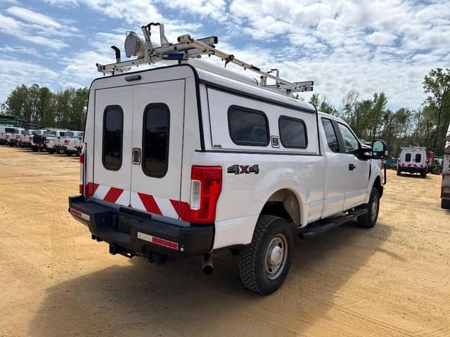 Image of Ford F-250 equipment image 3