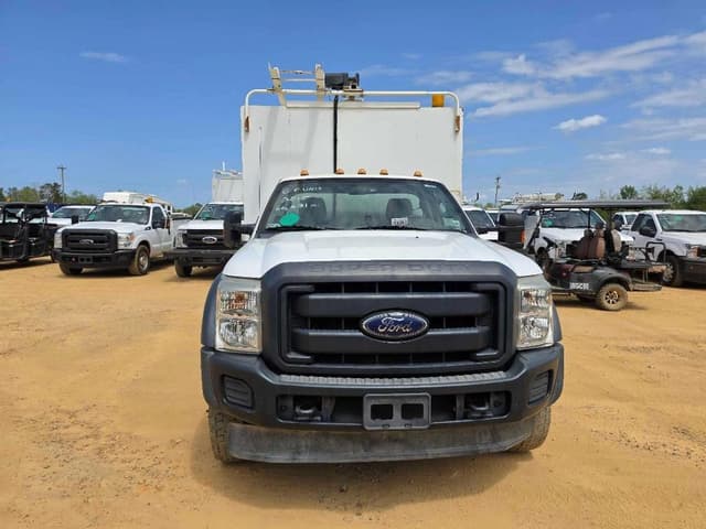 Image of Ford F-550 equipment image 4