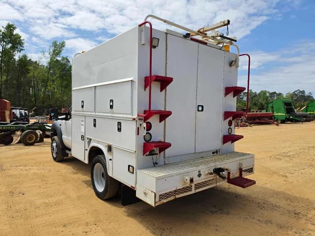 Image of Ford F-550 equipment image 1