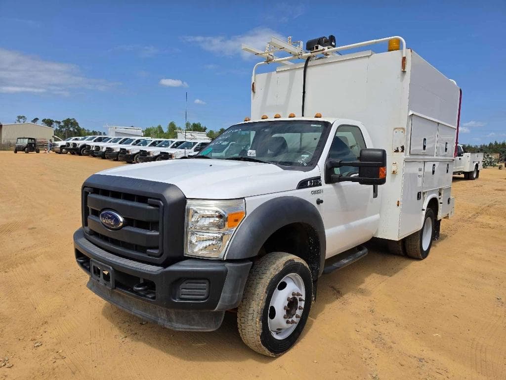 Image of Ford F-550 Primary image