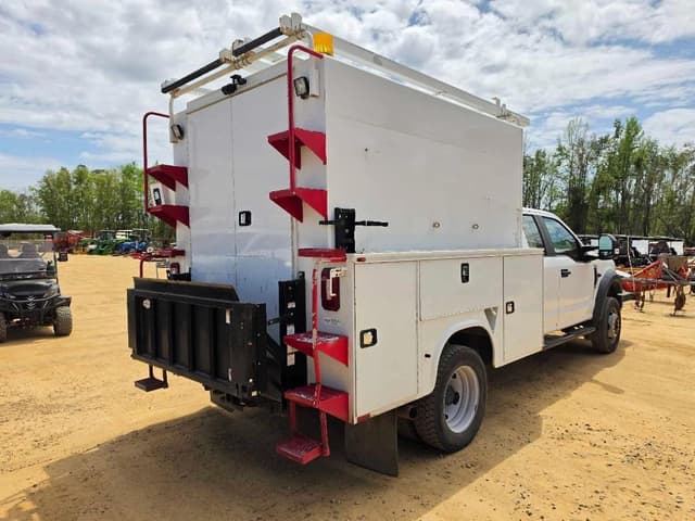 Image of Ford F-550 equipment image 2