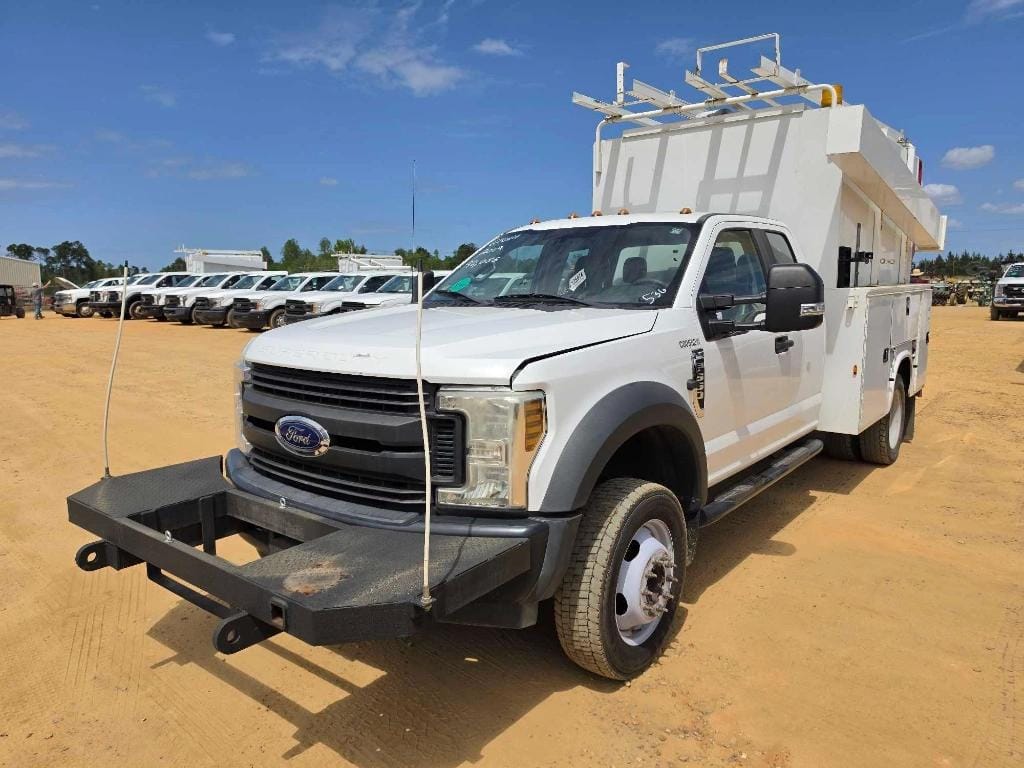 2019 Ford F-550 Equipment Image0