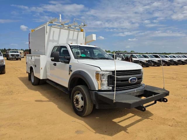 Image of Ford F-550 equipment image 3