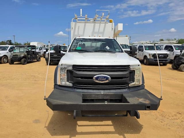 Image of Ford F-550 equipment image 4