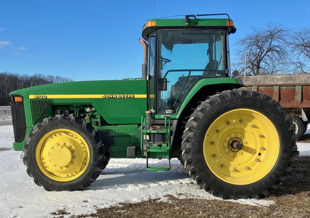 Image of John Deere 8100 Image 1