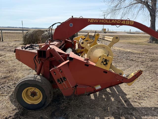 Image of New Holland 499 equipment image 3