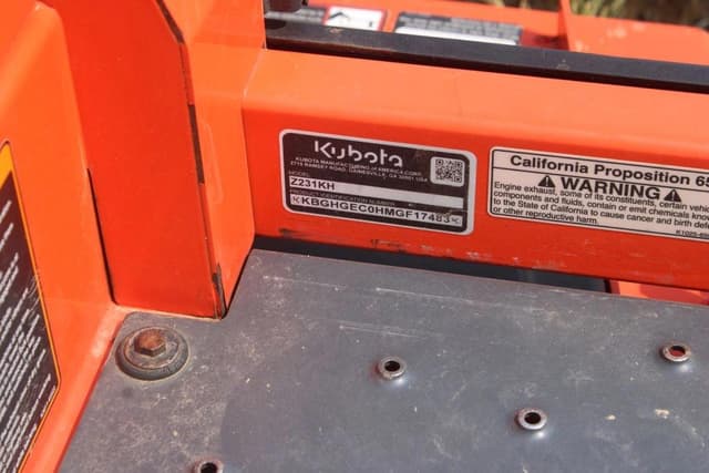 Image of Kubota Z231 equipment image 3