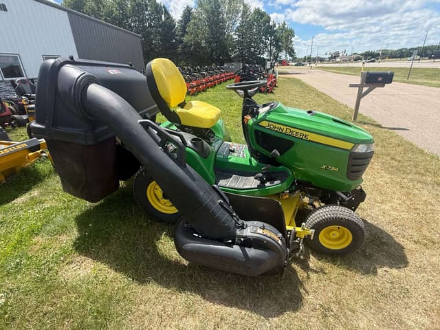 Image of John Deere X734 equipment image 1