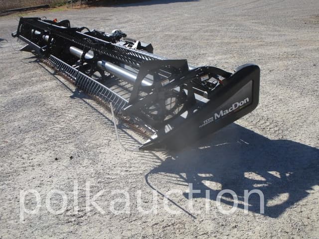 Image of MacDon FD70 equipment image 3