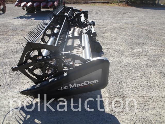 Image of MacDon FD70 equipment image 4