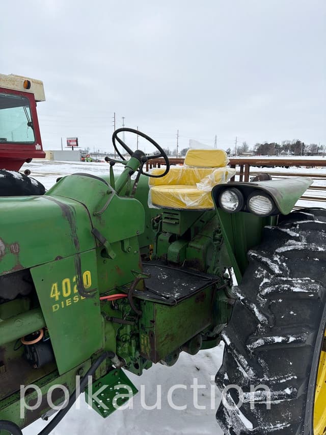 Image of John Deere 4020 equipment image 4