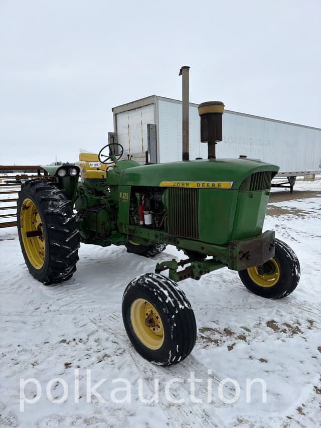 Image of John Deere 4020 equipment image 2