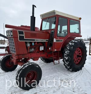 International Harvester 1066 Image