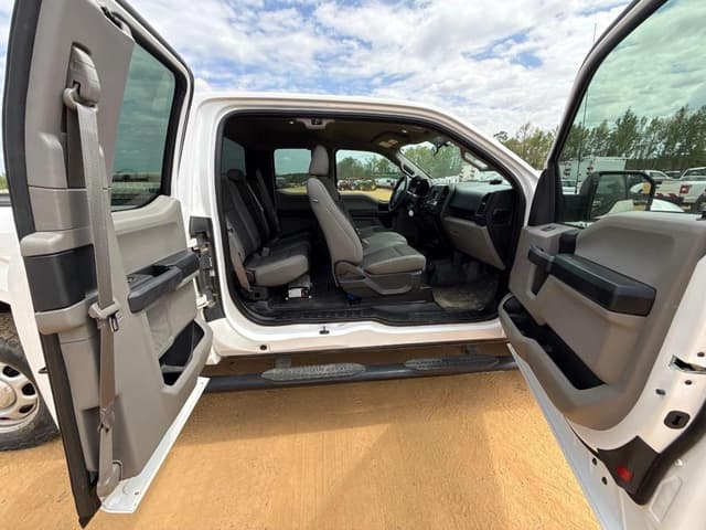 Image of Ford F-150 equipment image 3