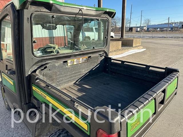 Image of John Deere XUV 835R equipment image 4