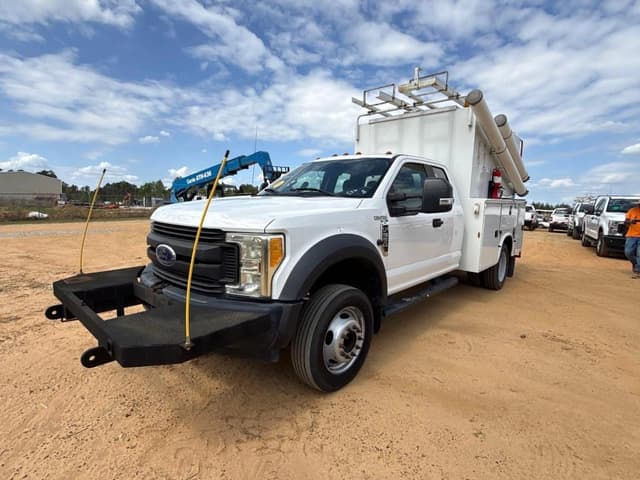 Image of Ford F-550 equipment image 1