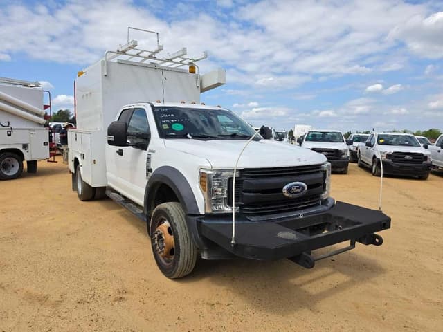 Image of Ford F-550 equipment image 3