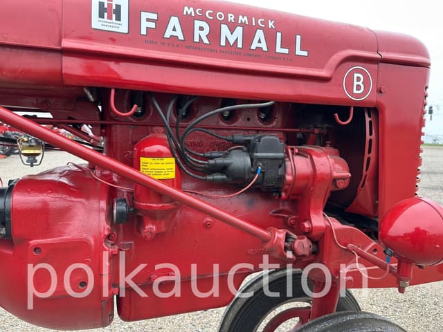 Image of Farmall B equipment image 4