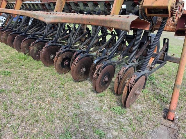 Image of Lilliston 2450 equipment image 4